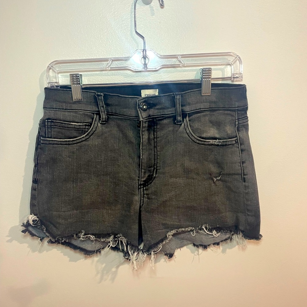 BLACK JEAN SHORTS